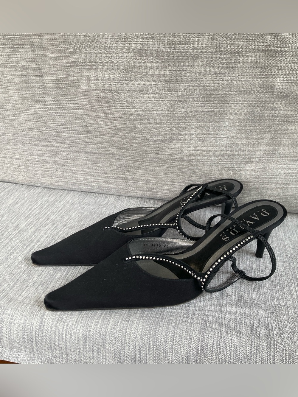 David’s kitten heels satin black